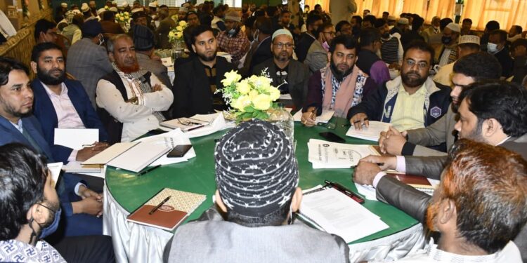 ঢাকা মহানগরী দক্ষিণের থানা আমীর ও সেক্রেটারিদের শিক্ষাশিবিরে আমীরে জামায়াত ডা. শফিকুর রহমান দেশের এই নাজুক পরিস্থিতিতে মুল দায়িত্বশীলদেরকে সর্বোচ্চ ঝুঁকি নিয়ে ভূমিকা পালন করতে হবে