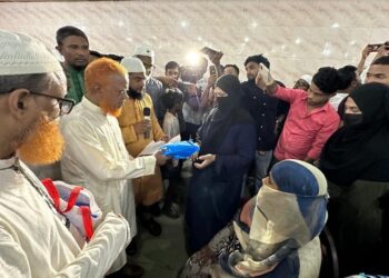 রাজধানীর বংশাল ও লালবাগে শহীদ পরিবারের সদস্যদের মাঝে জামায়াতের আর্থিক সহায়তা প্রদান