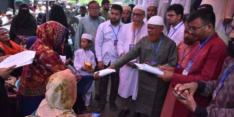যাত্রাবাড়ীতে ২৫  জন শহীদের পরিবারের জামায়াতের ৫০ লক্ষ টাকা আর্থিক অনুদান প্রদান