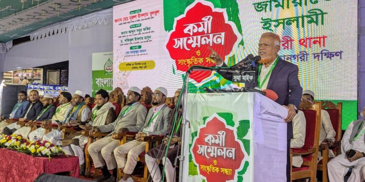 আওয়ামী লীগসহ তাদের সহযোগী সব দল ও সংগঠন নিষিদ্ধ করতে হবে