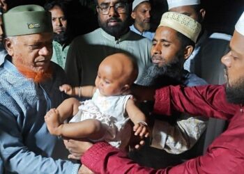 চাঁপাইনবাবগঞ্জে রেল দূর্ঘটনায় নিহত সাংবাদিকের পরিবারের পাশে নূরুল ইসলাম বুলবুল