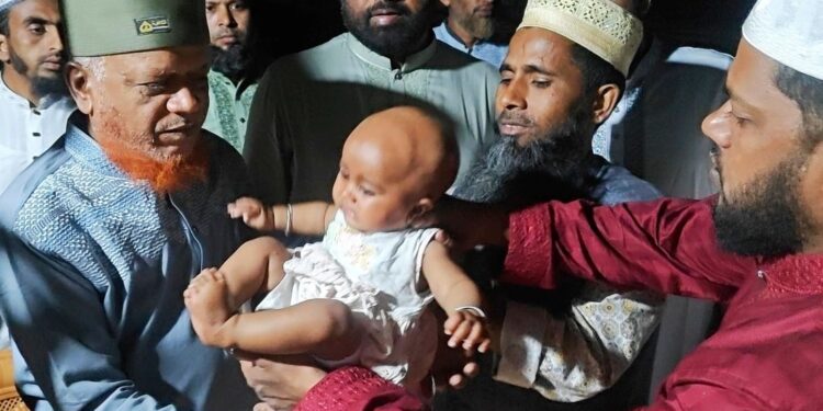 চাঁপাইনবাবগঞ্জে রেল দূর্ঘটনায় নিহত সাংবাদিকের পরিবারের পাশে নূরুল ইসলাম বুলবুল