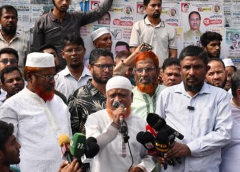 জুলাই জাতীয় সনদ বাস্তবায়নের আদেশ জারি, নভেম্বরে গণভোটসহ ৫ দফা দাবিতে প্রধান উপদেষ্টার নিকট স্মারকলিপি প্রদান